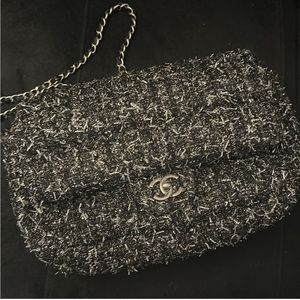 Chanel tweed shoulder bag